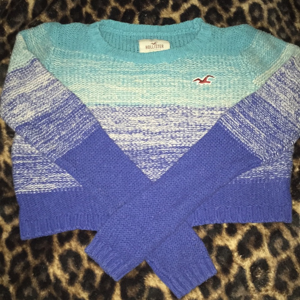 Hollister cropped sweater size XS